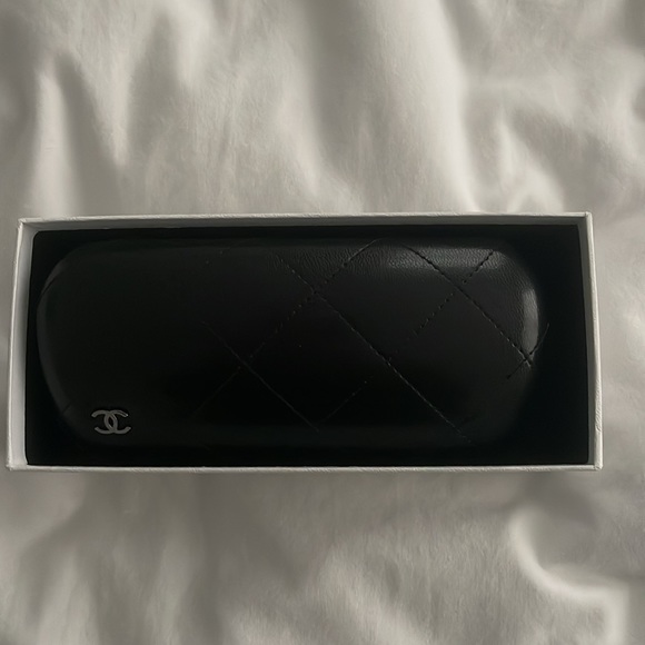 perfect condition womens Chanel sunglasses - Picture 2 of 7